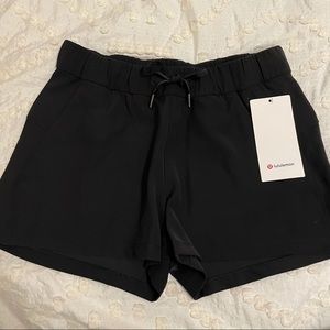 NWT Lululemon On the Fly Short 2.5” Woven